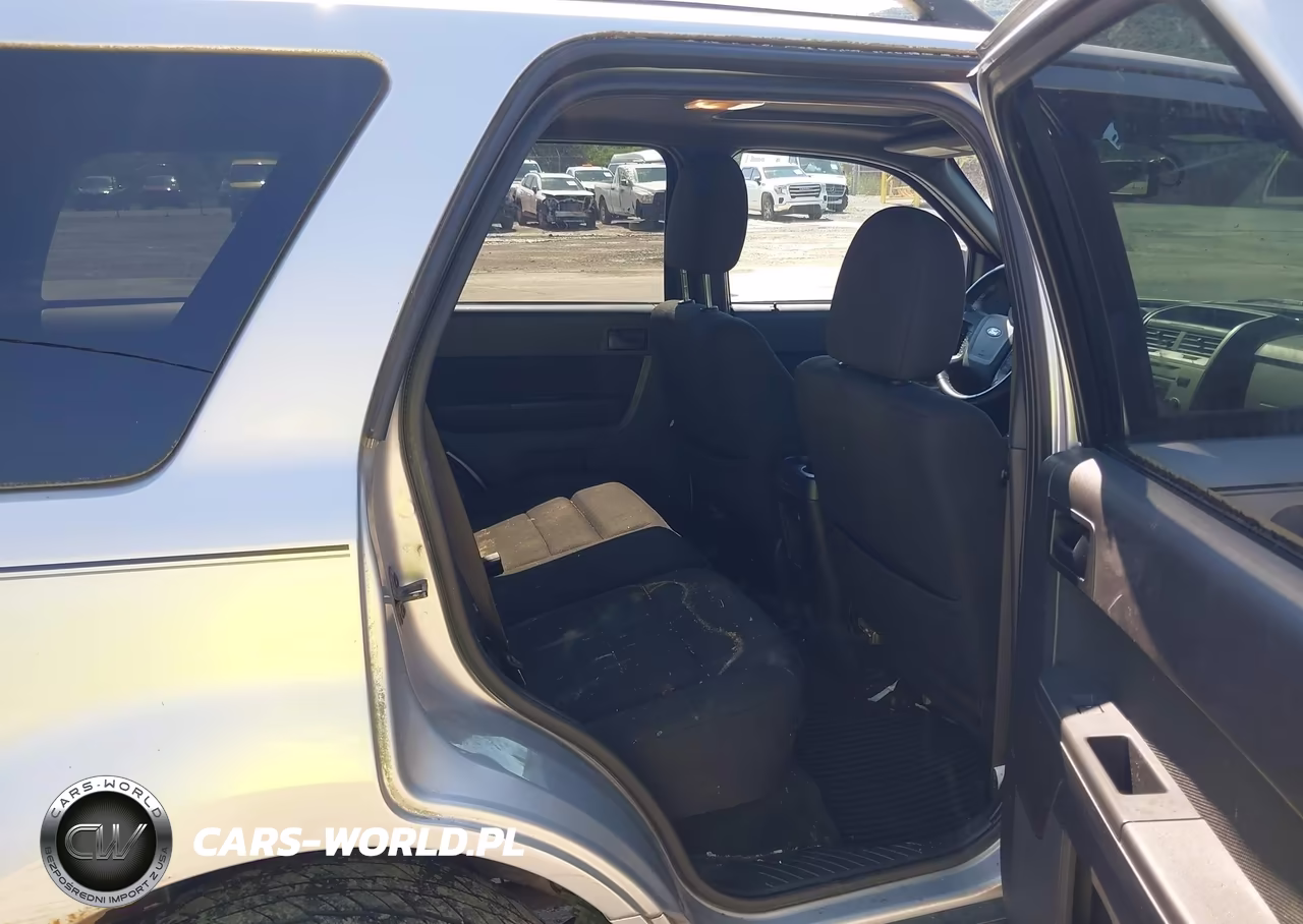 2010 Ford Escape Xlt VIN:1FMCU0D71AKA31915 - 8