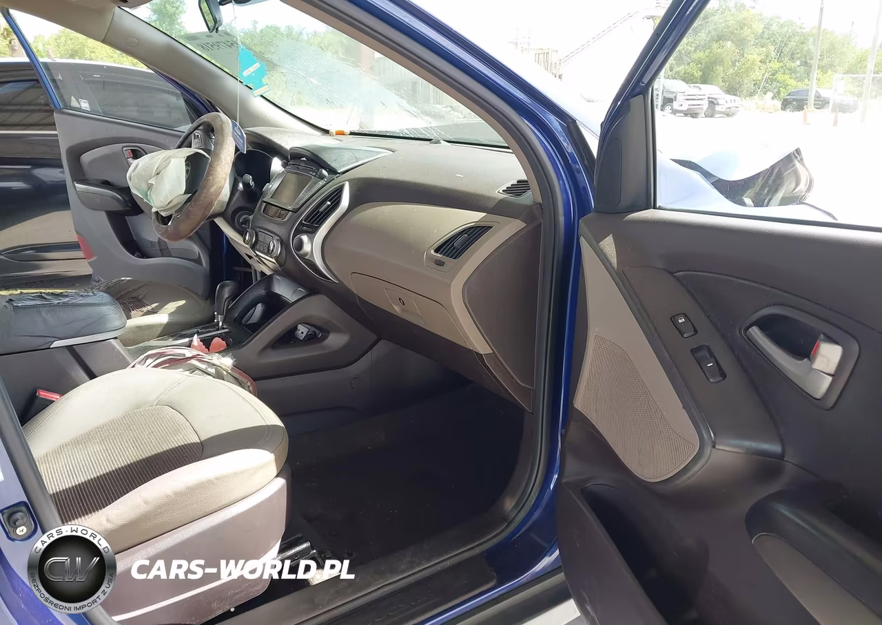 2011 Hyundai Tucson Gls VIN:KM8JU3AC7BU244299 - 5