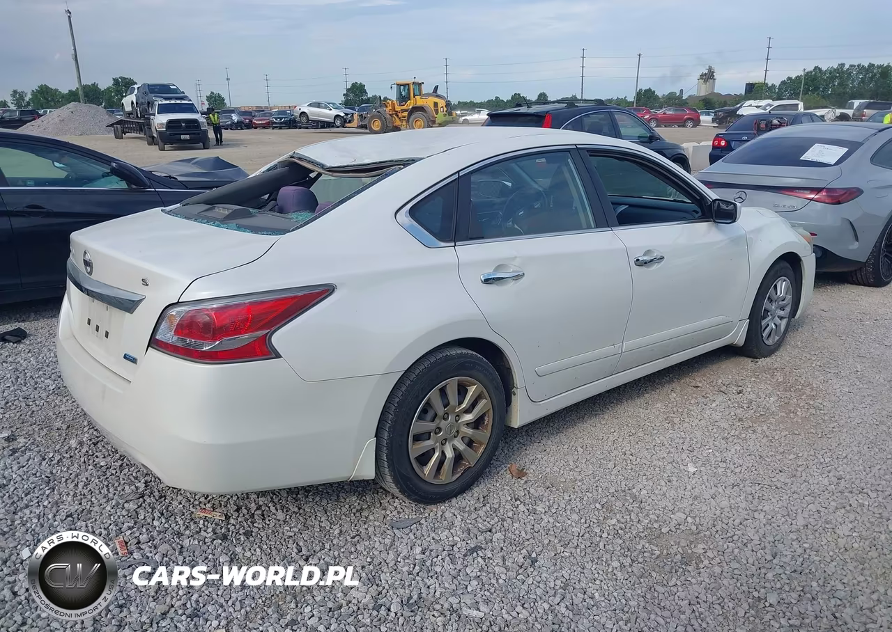 2014 Nissan Altima 2.5 S VIN:1N4AL3AP7EC426594 - 4