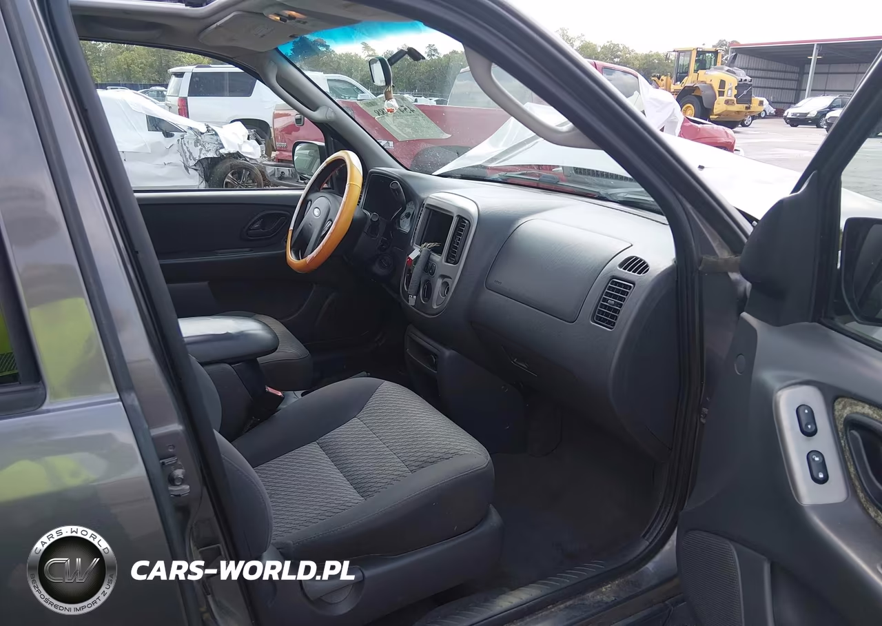 2004 Ford Escape Xlt VIN:1FMYU03144DA23660 - 5