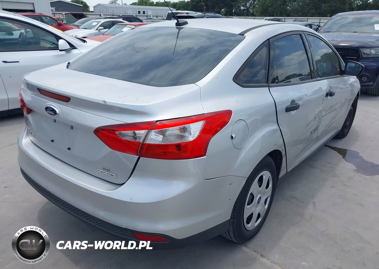 2014 Ford Focus S VIN:1FADP3E27EL432508 - 4