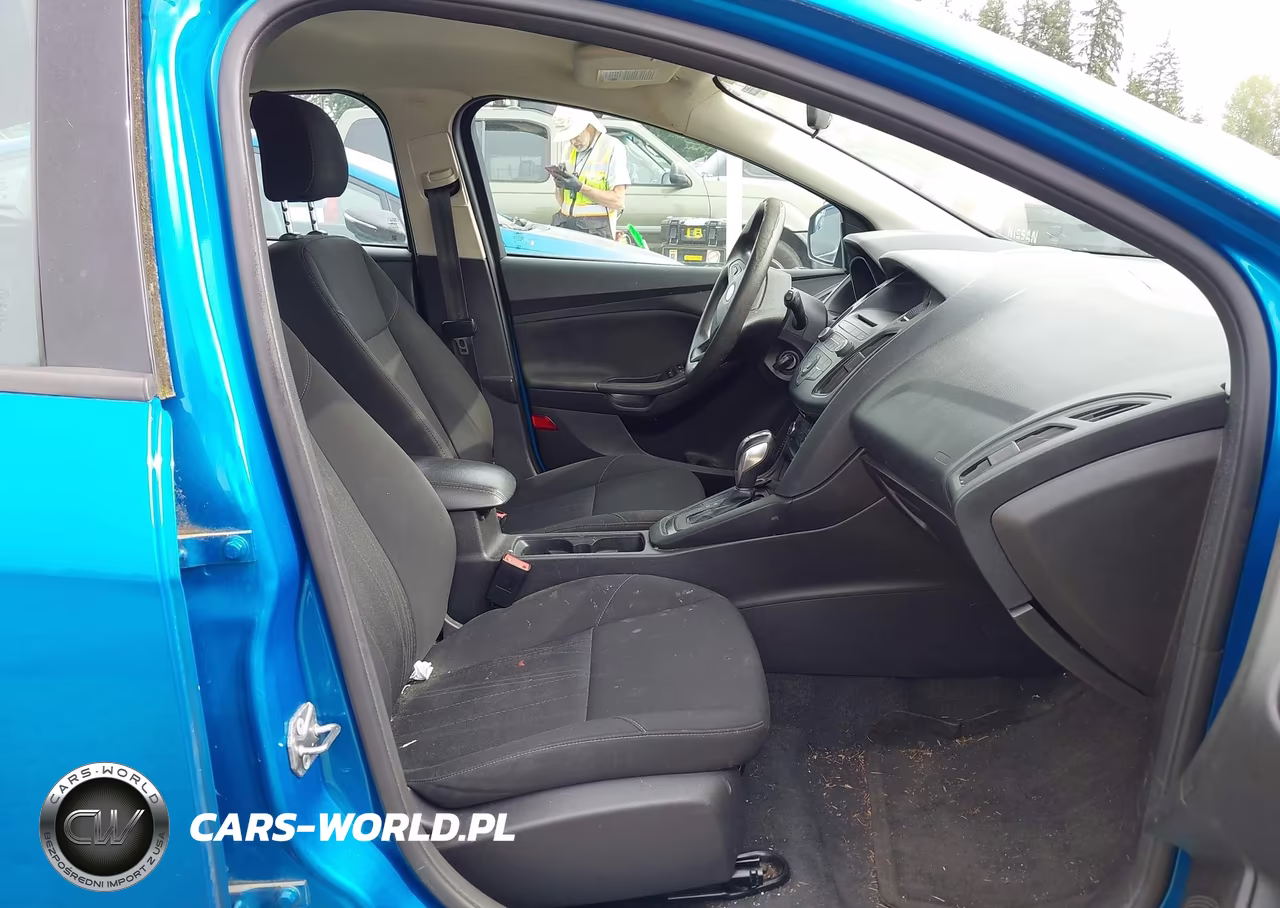 2015 Ford Focus Se VIN:1FADP3K26FL327027 - 5