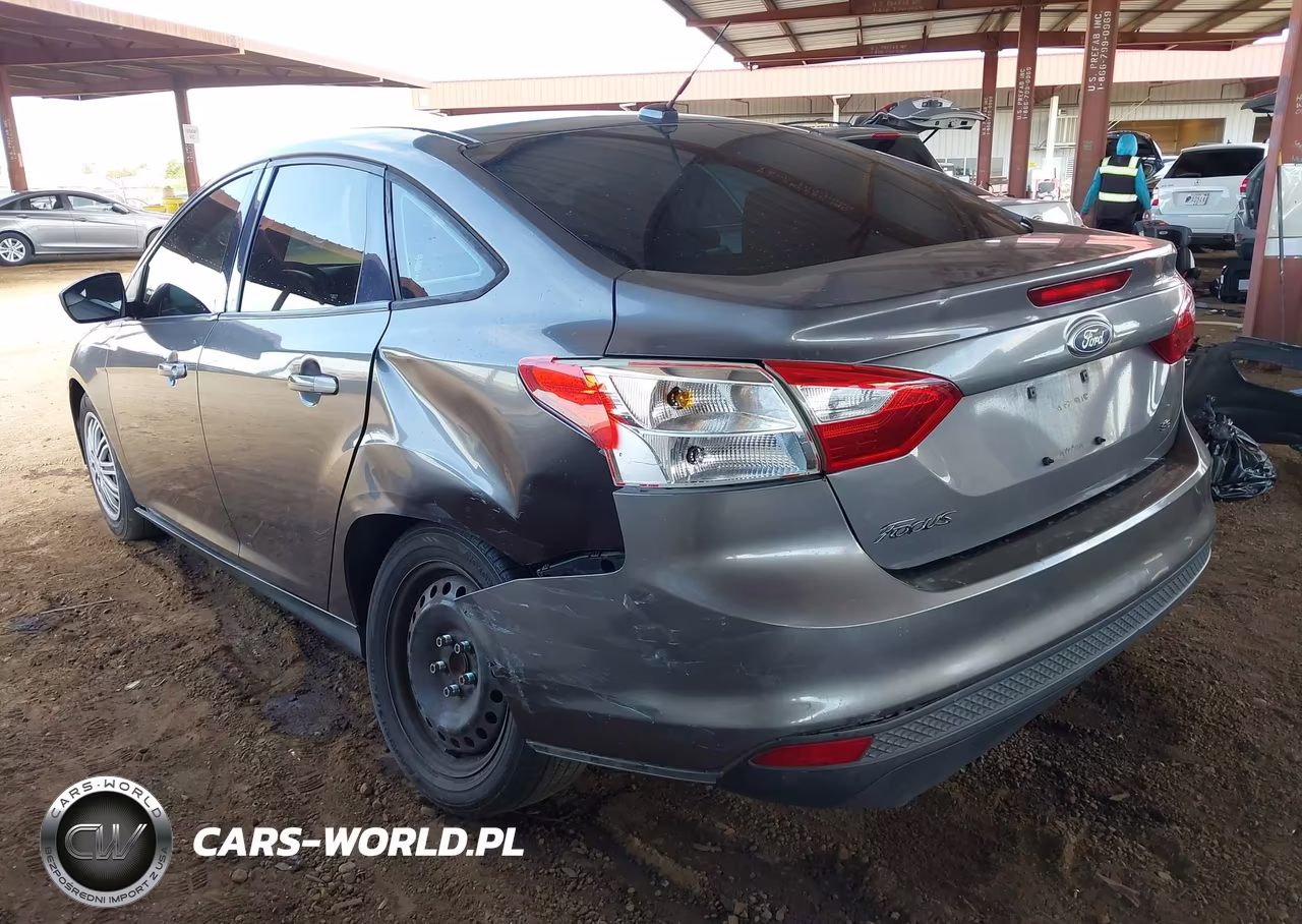 2012 Ford Focus Se VIN:1FAHP3F29CL139948 - 3