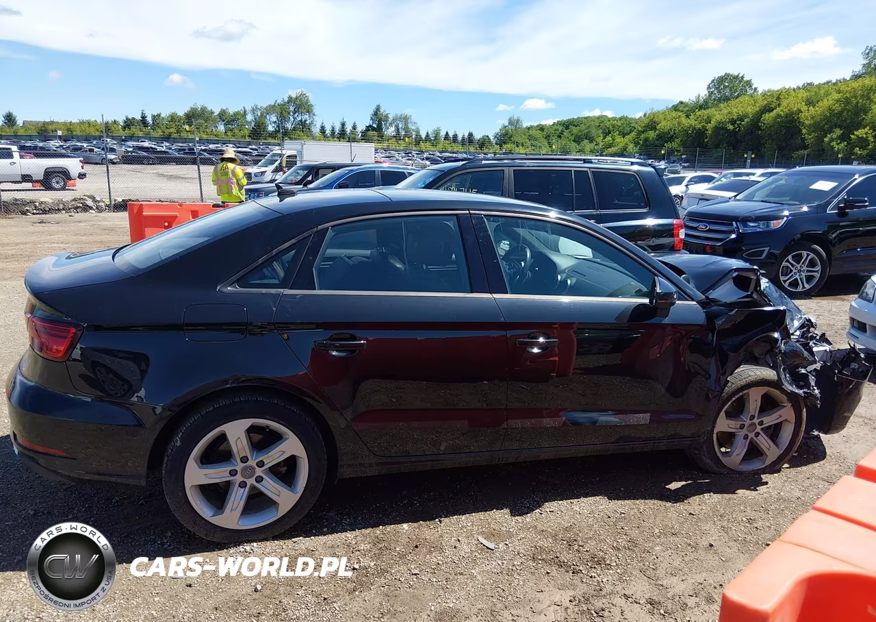 2018 Audi A3 2.0T Premium-2.0T Tech Premium VIN:WAUAUHFF5J1054020 - 12