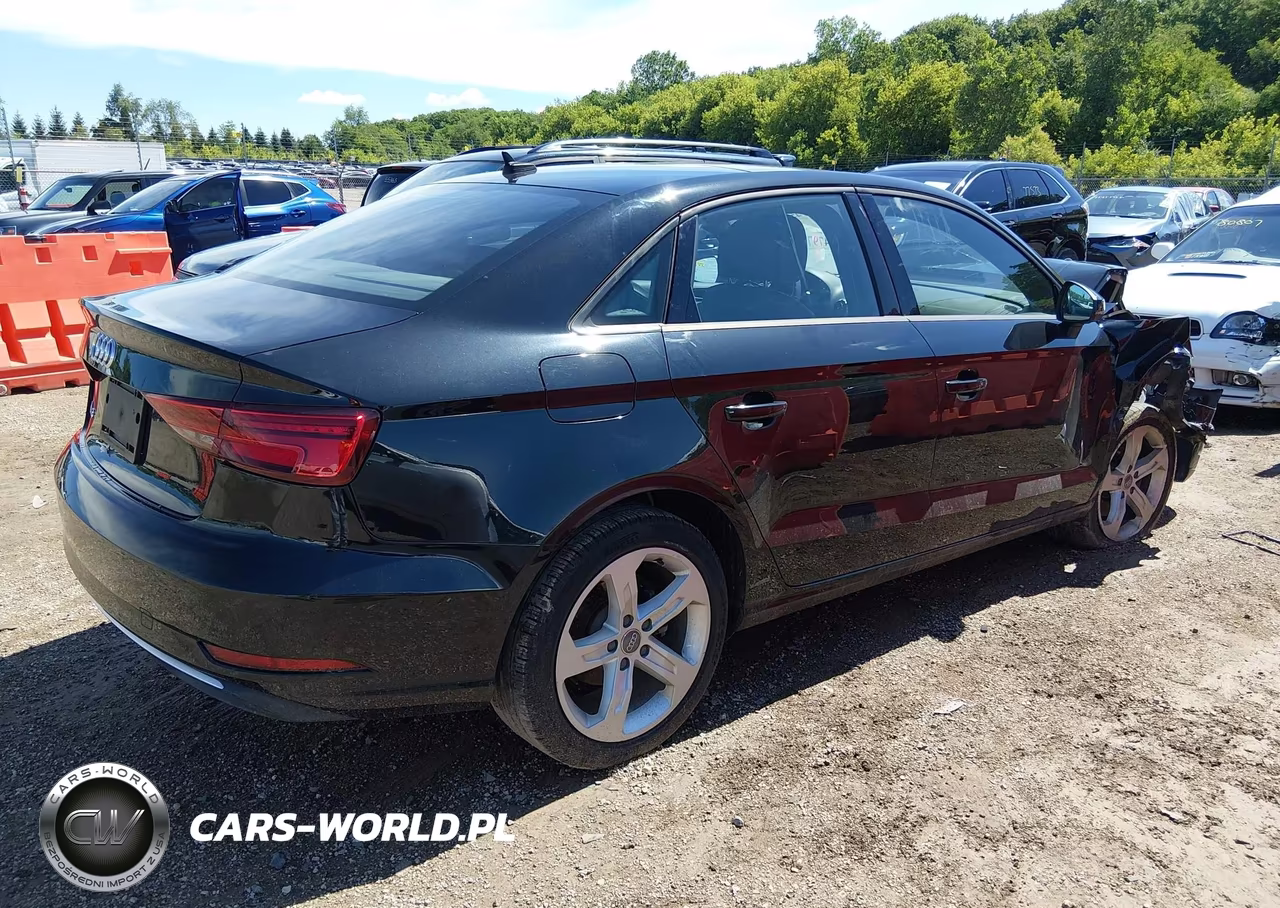 2018 Audi A3 2.0T Premium-2.0T Tech Premium VIN:WAUAUHFF5J1054020 - 4