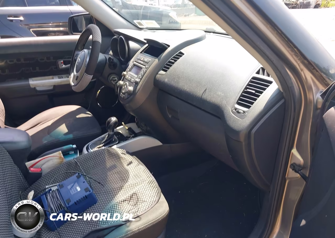 2012 Kia Soul + VIN:KNDJT2A67C7361084 - 5