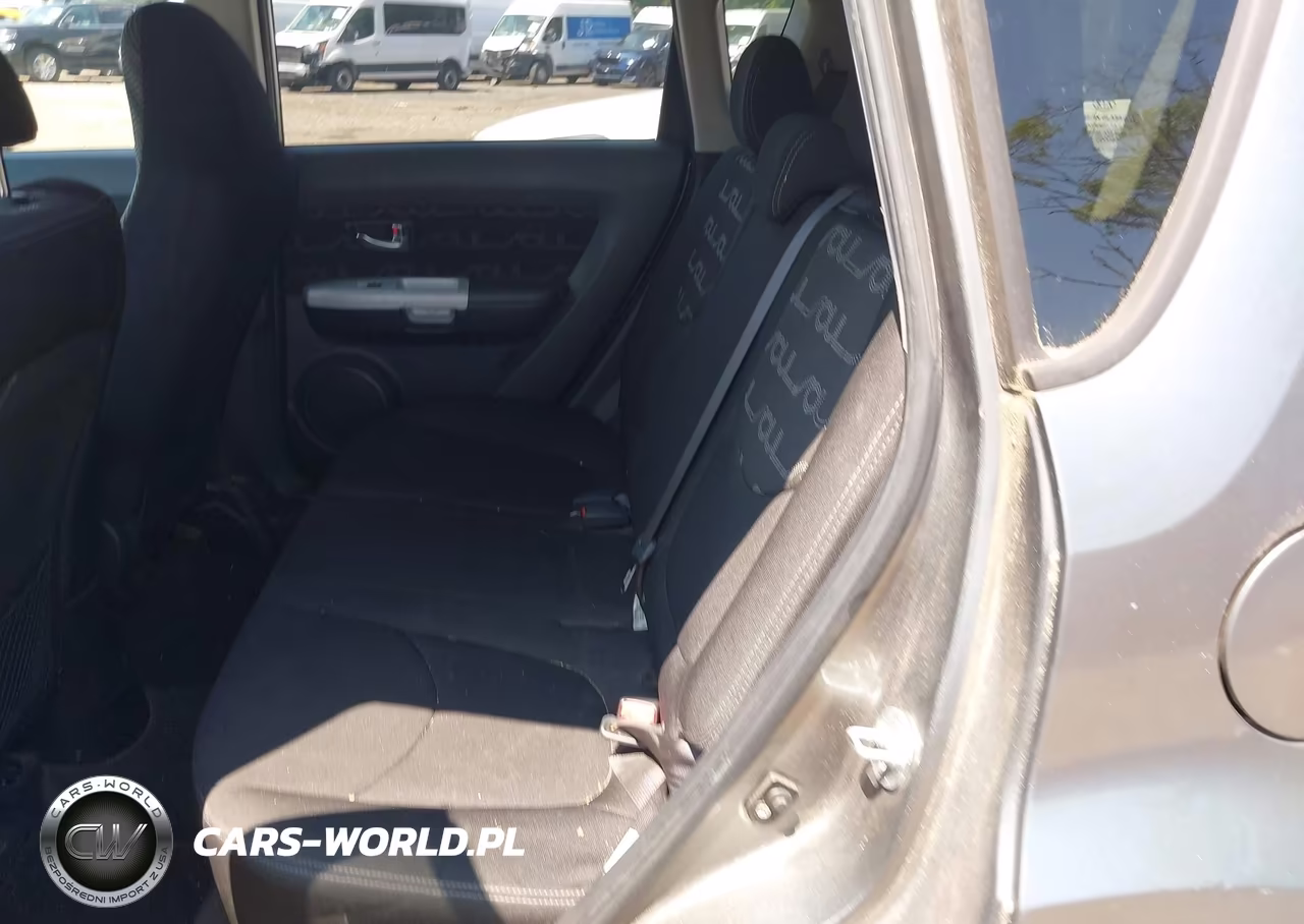 2012 Kia Soul + VIN:KNDJT2A67C7361084 - 8