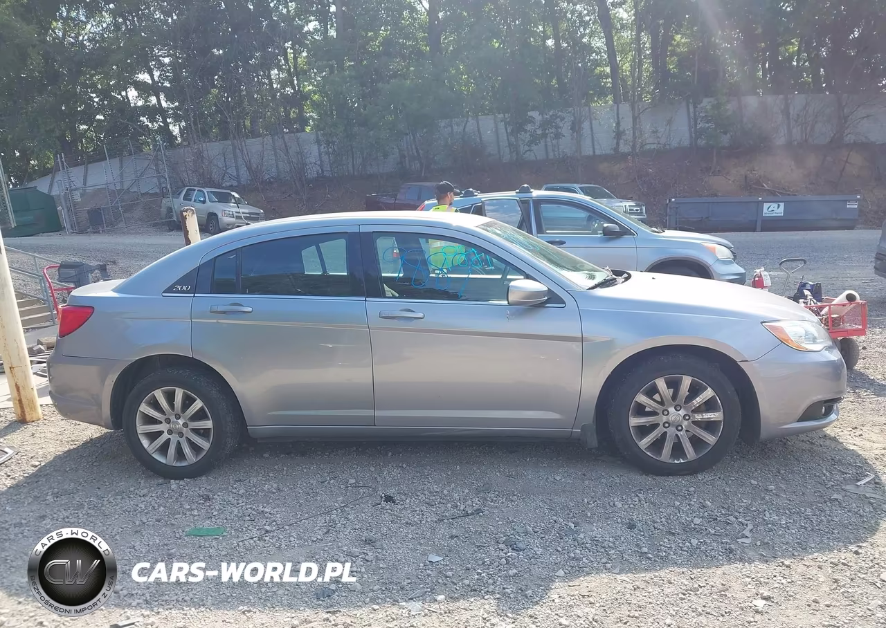 2013 Chrysler 200 Touring VIN:1C3CCBBG4DN718013 - 13