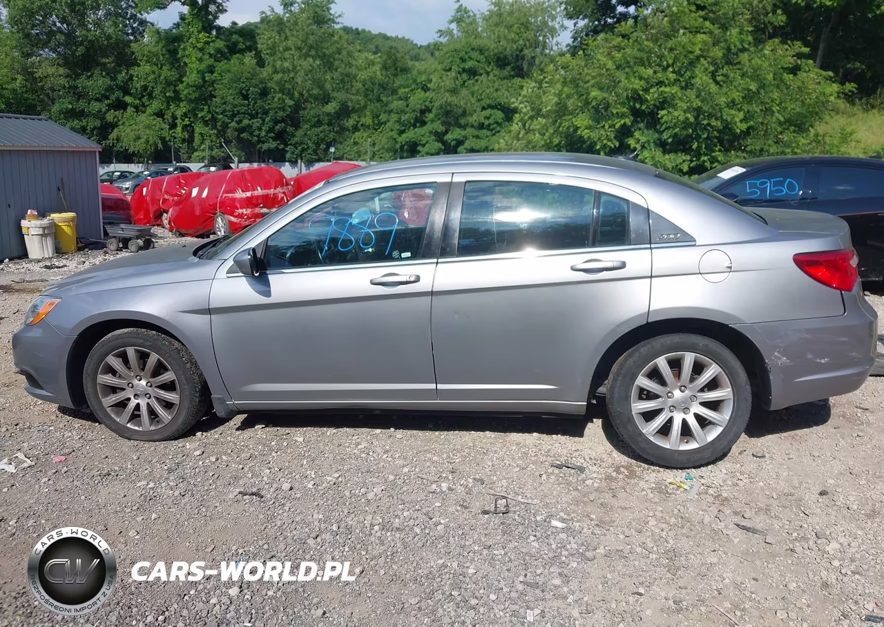 2013 Chrysler 200 Touring VIN:1C3CCBBG4DN718013 - 14