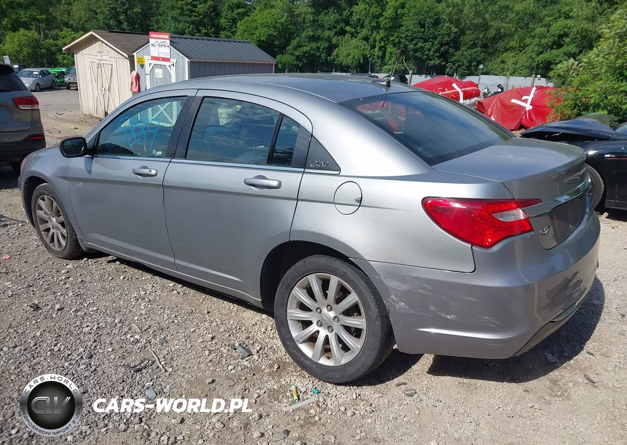 2013 Chrysler 200 Touring VIN:1C3CCBBG4DN718013 - 3
