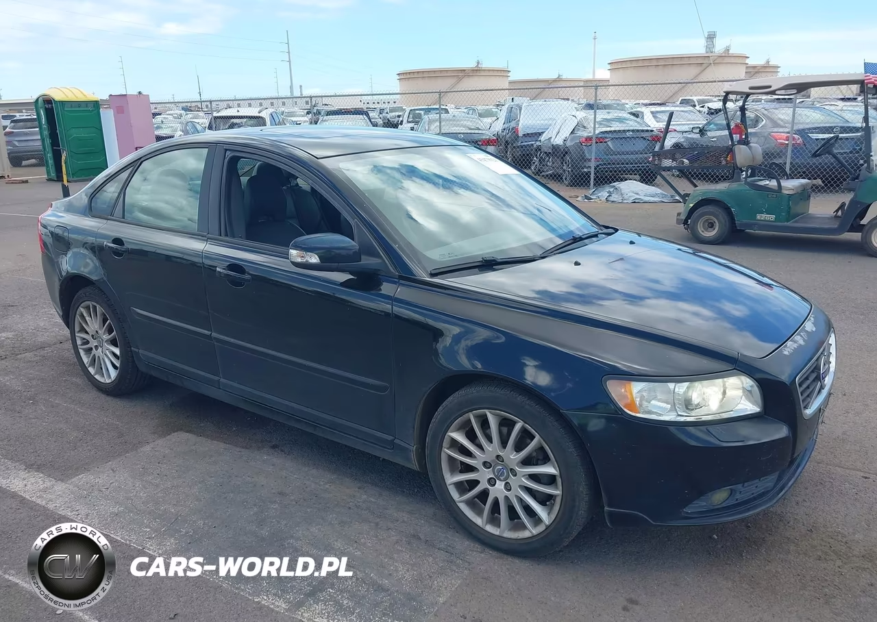 2011 Volvo S40 R-Design-T5 (Retail Only) – zdjęcie 1 z 11