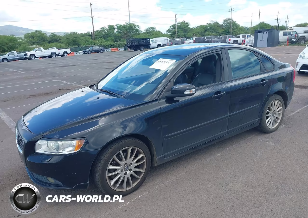2011 Volvo S40 R-Design-T5 (Retail Only) VIN:YV1672MSXB2536260 - 2