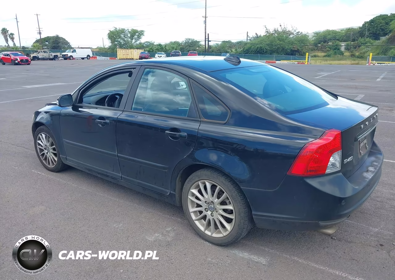 2011 Volvo S40 R-Design-T5 (Retail Only) VIN:YV1672MSXB2536260 - 3