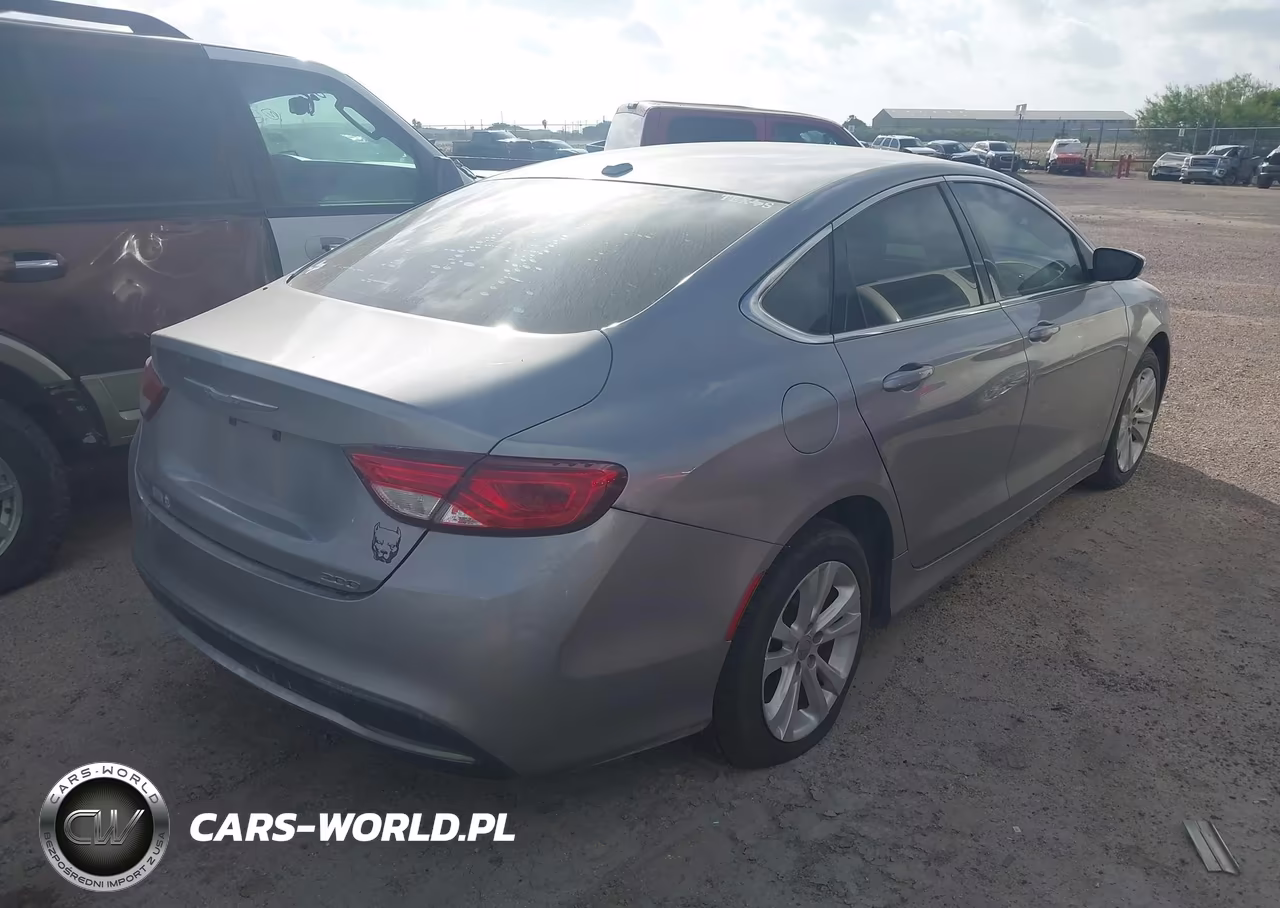2015 Chrysler 200 Limited VIN:1C3CCCAB4FN754394 - 4