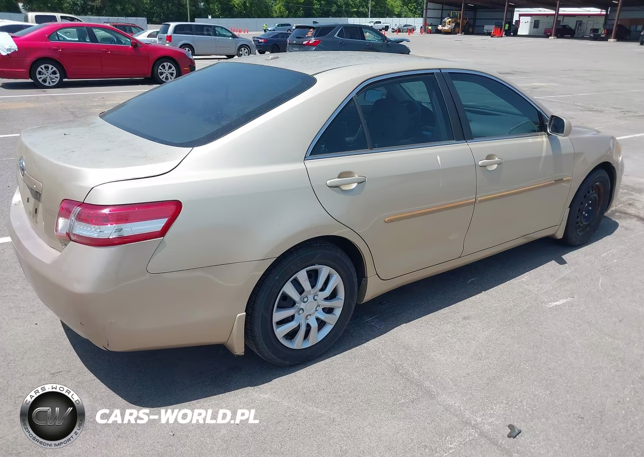 2010 Toyota Camry Le VIN:4T4BF3EK5AR050813 - 4