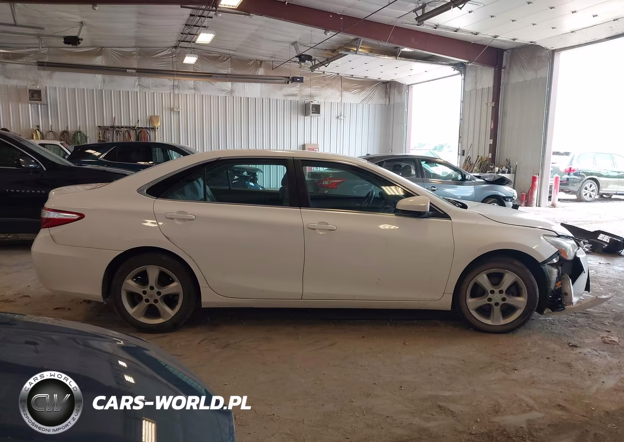 2015 Toyota Camry Le VIN:4T1BF1FK1FU031227 - 13