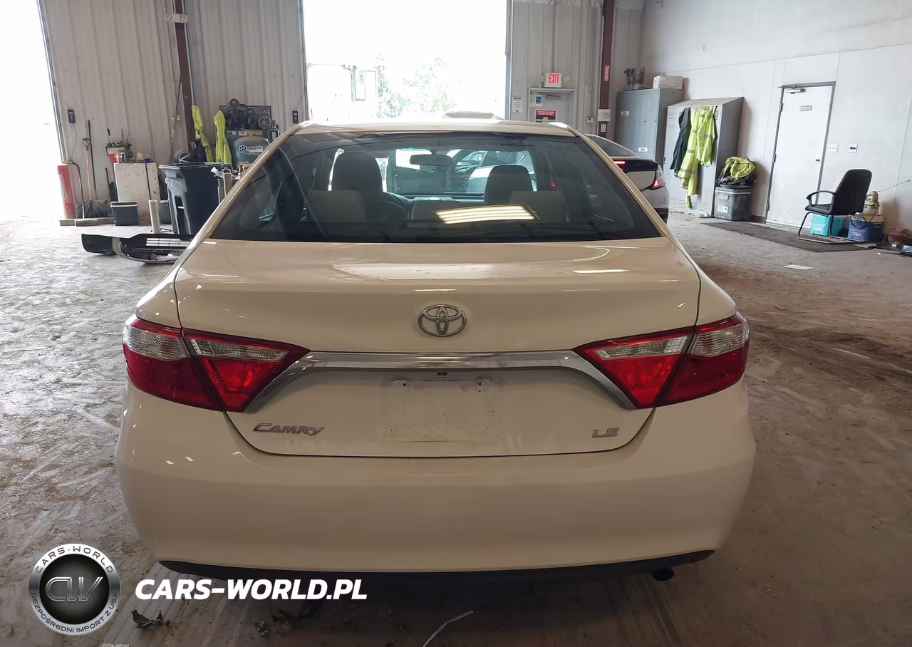 2015 Toyota Camry Le VIN:4T1BF1FK1FU031227 - 16