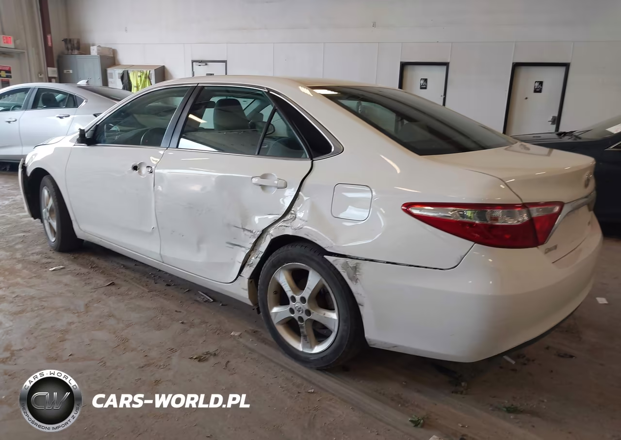 2015 Toyota Camry Le VIN:4T1BF1FK1FU031227 - 3