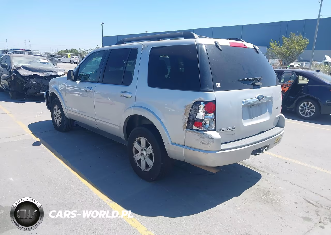 2010 Ford Explorer Xlt VIN:1FMEU7DE2AUB03452 - 3