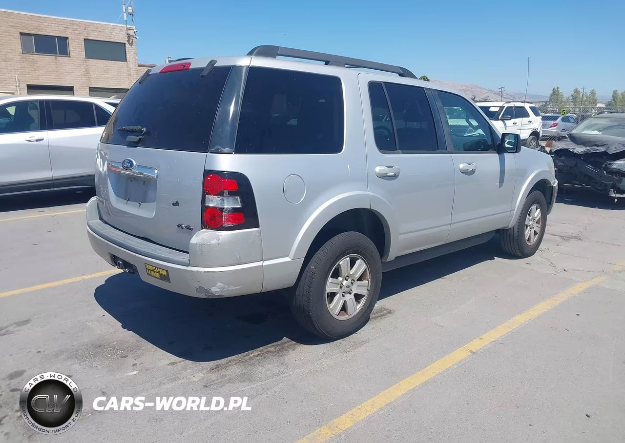 2010 Ford Explorer Xlt VIN:1FMEU7DE2AUB03452 - 4
