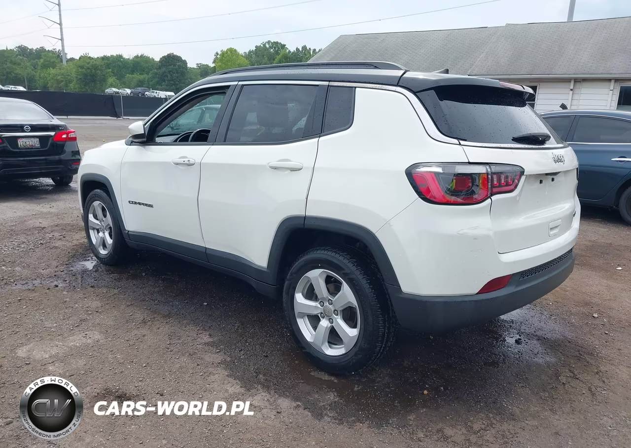2018 Jeep Compass Latitude Fwd VIN:3C4NJCBB5JT318946 - 3
