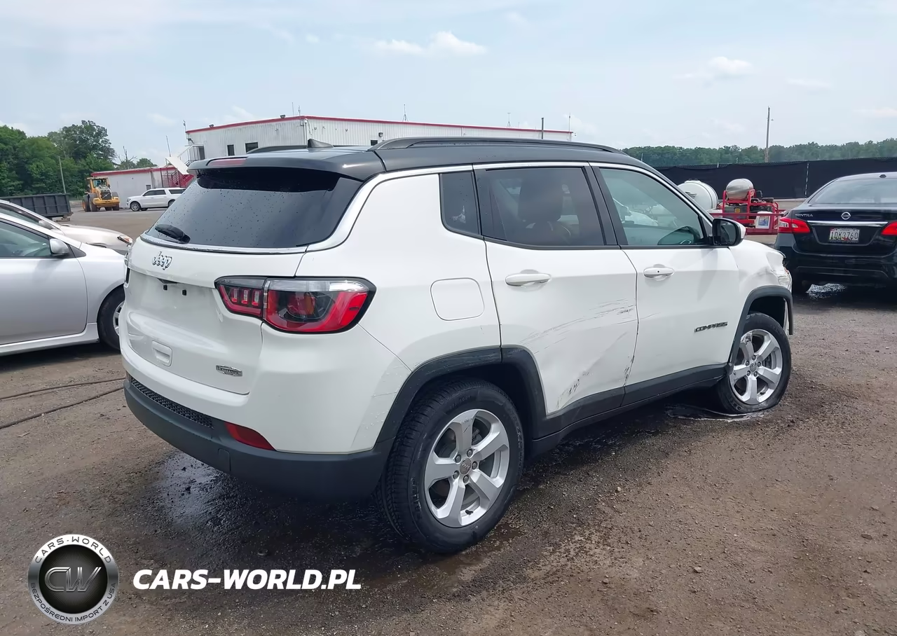 2018 Jeep Compass Latitude Fwd VIN:3C4NJCBB5JT318946 - 4