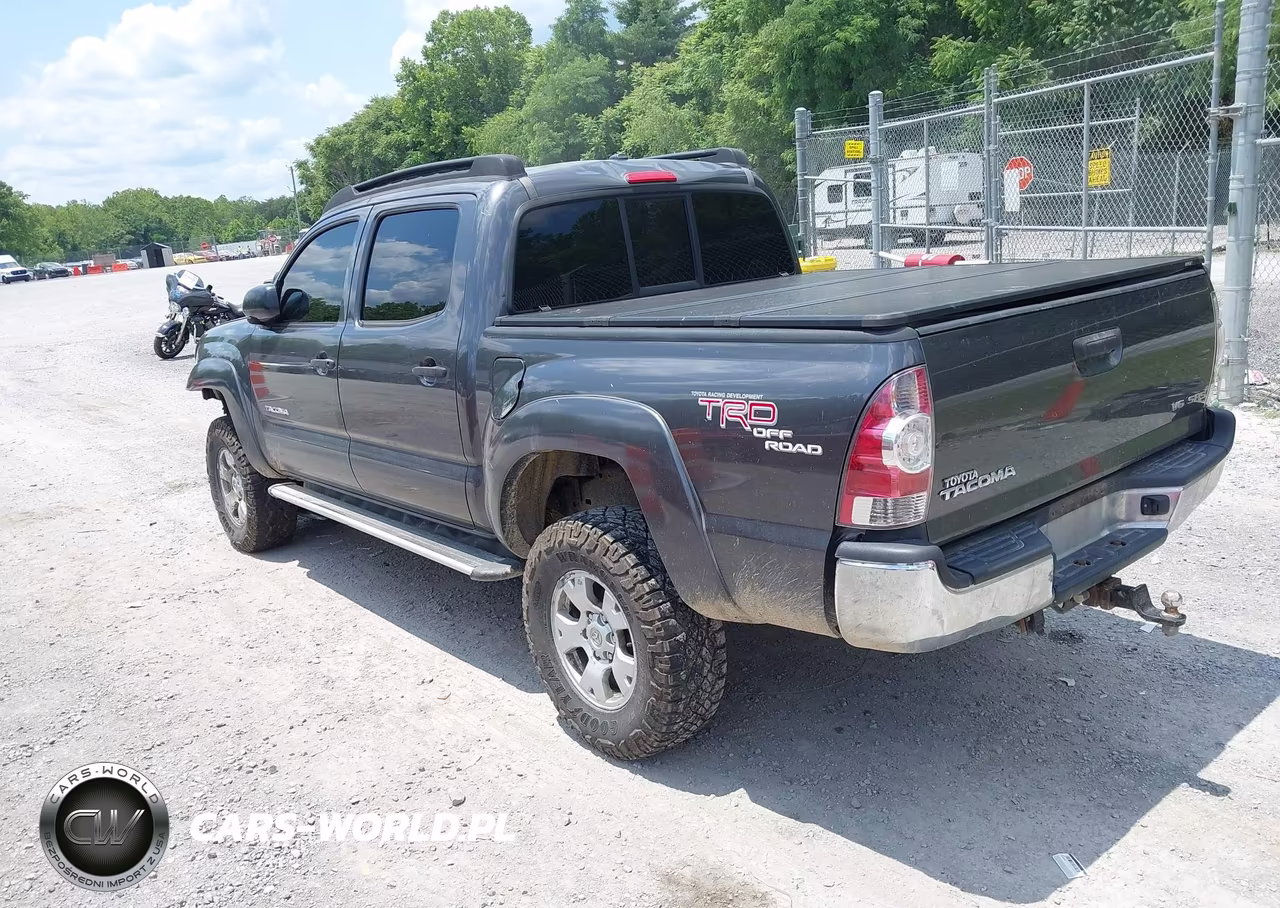 2010 Toyota Tacoma Base V6 VIN:5TELU4EN0AZ701877 - 3