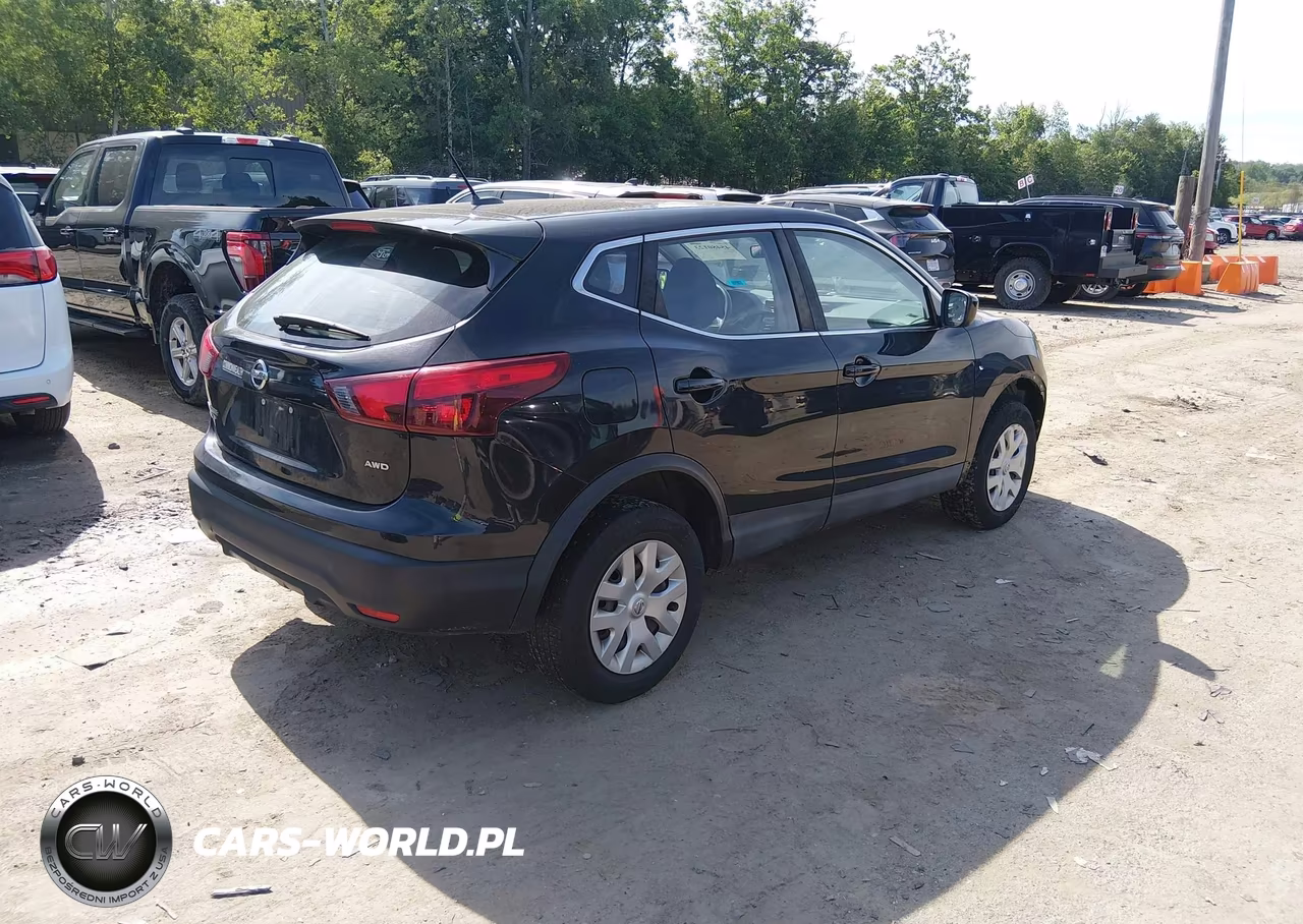 2017 Nissan Rogue Sport S VIN:JN1BJ1CR2HW109447 - 4