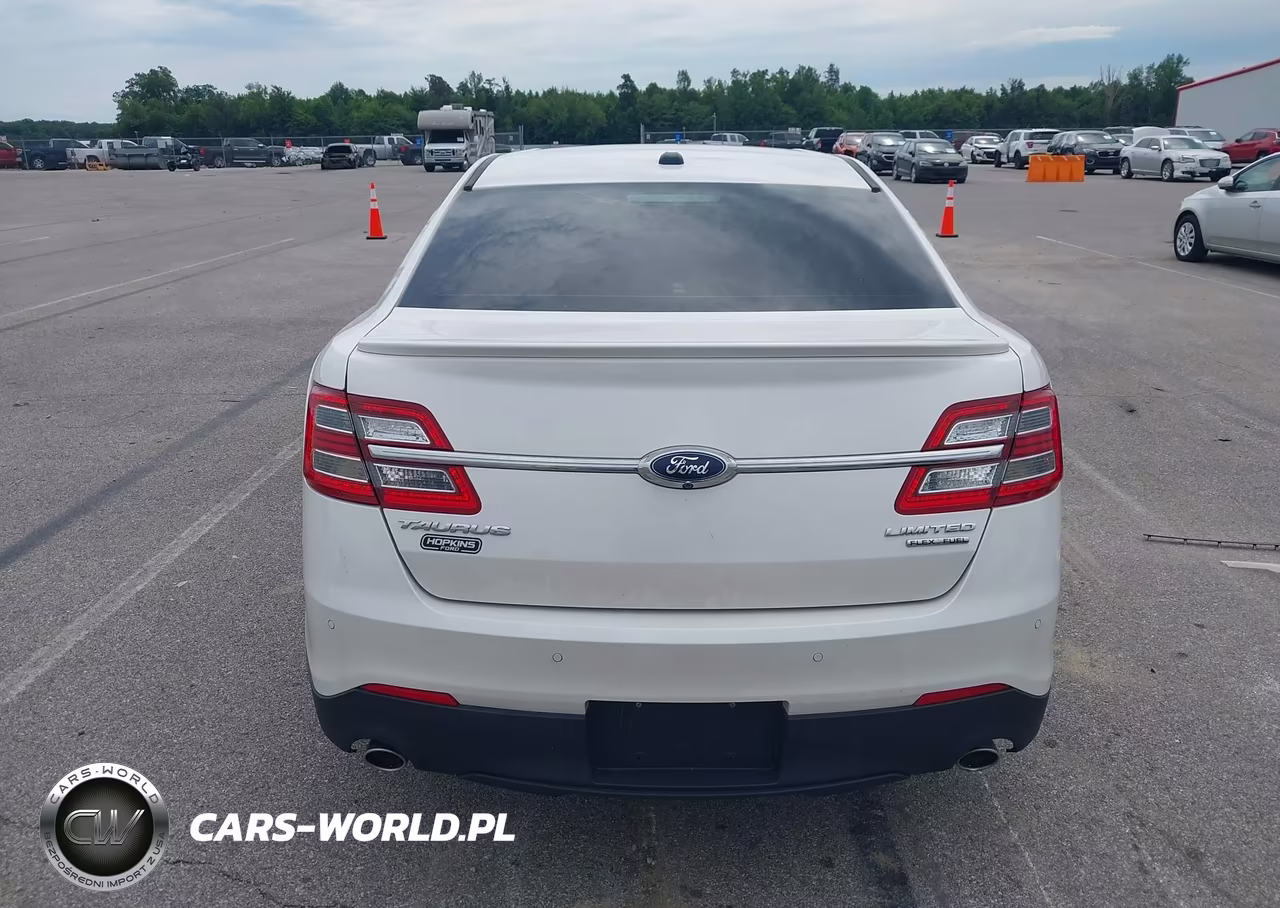 2018 Ford Taurus Limited VIN:1FAHP2F81JG138586 - 17