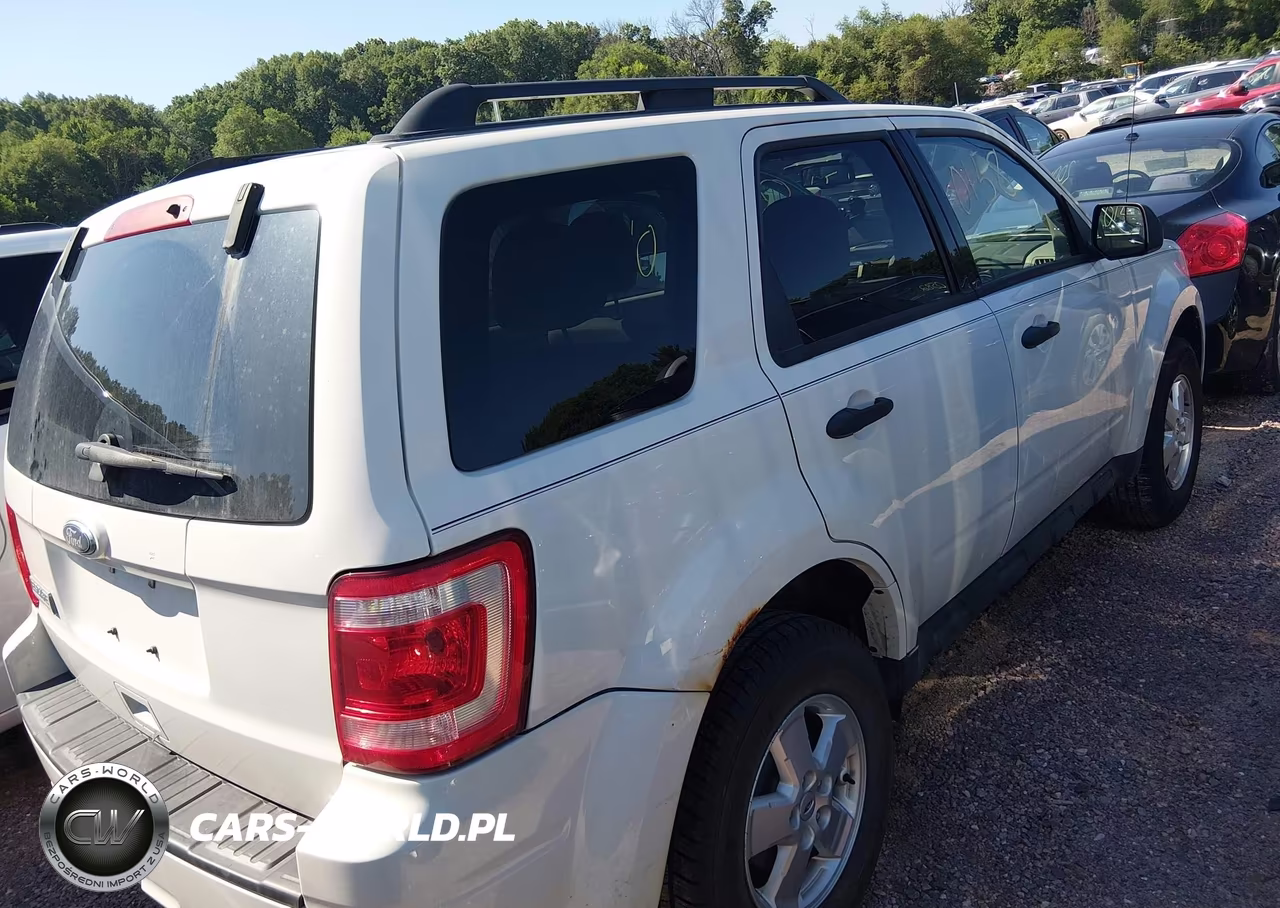 2010 Ford Escape Xlt VIN:1FMCU0D78AKD47781 - 4