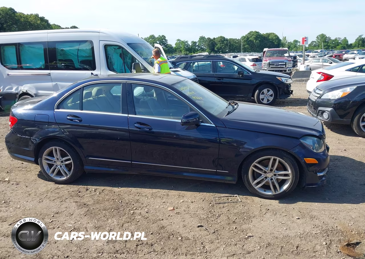 2014 Mercedes-Benz C 300 Sport 4Matic VIN:WDDGF8AB9ER306764 - 13