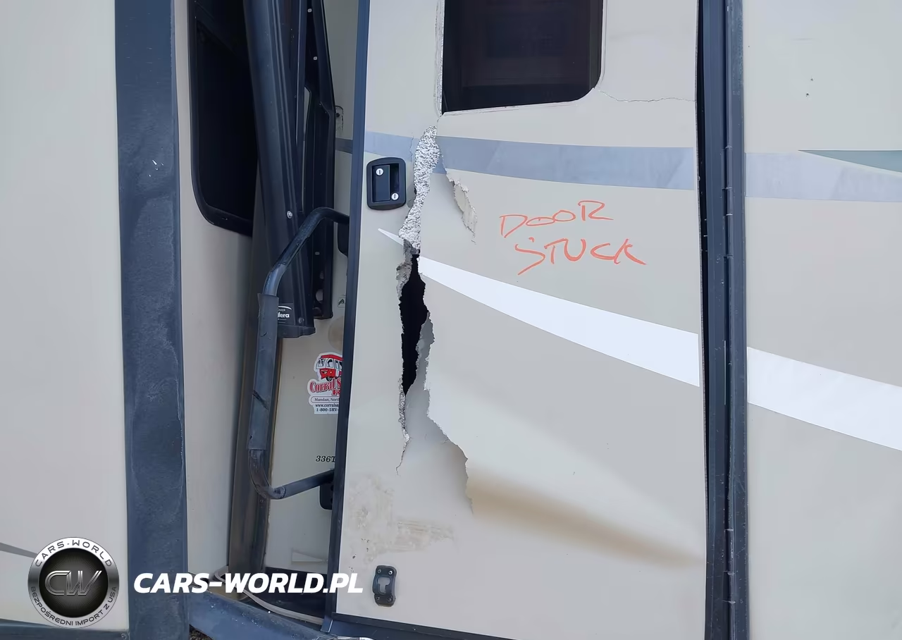 2018 Coachmen By Forest R Chaparral 336Tsik VIN:5ZT3CHZB9JA317261 - 8
