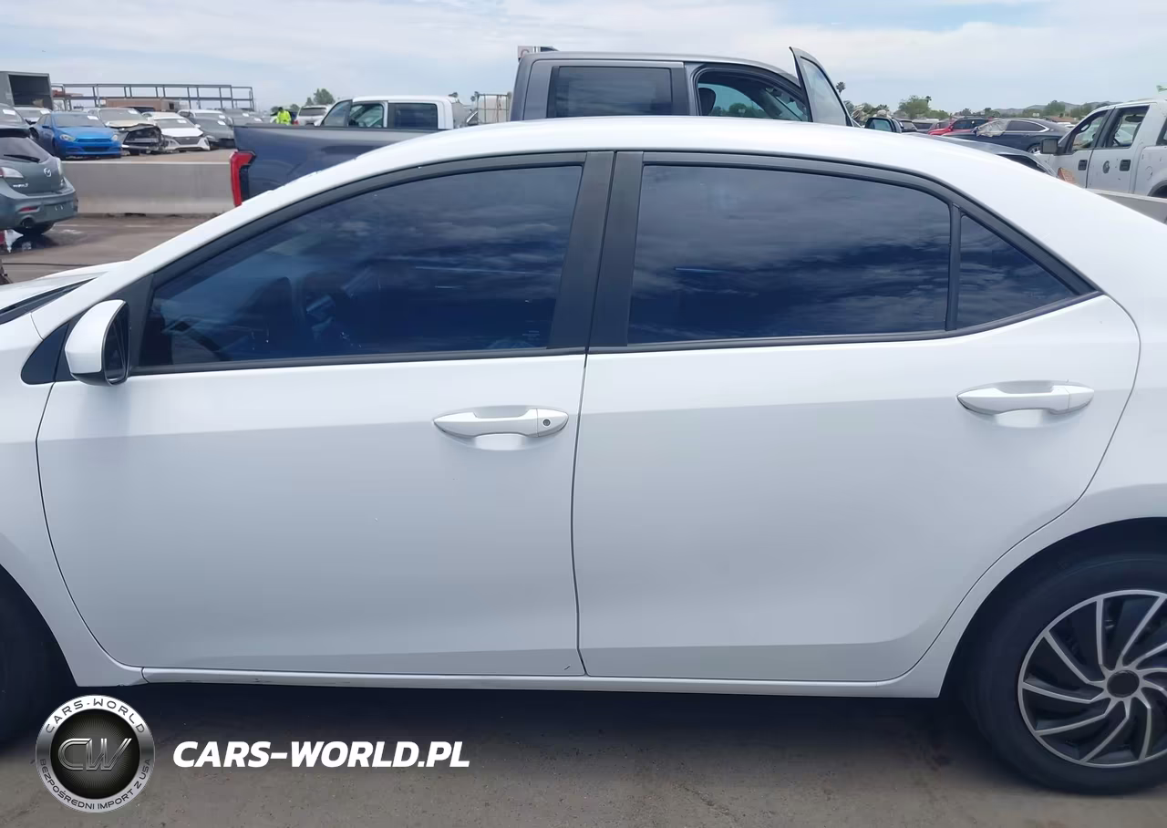 2015 Toyota Corolla Le VIN:2T1BURHE3FC266354 - 14