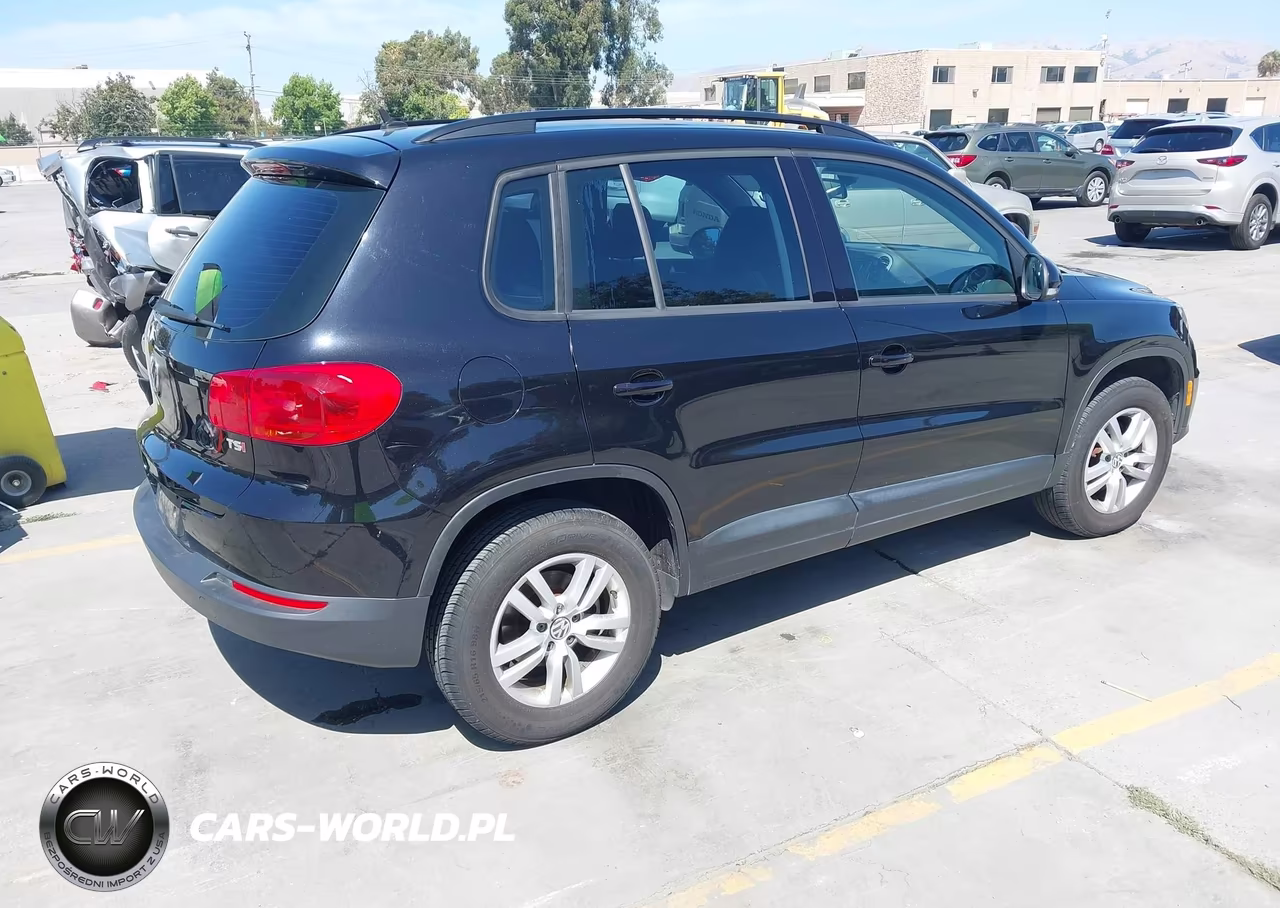 2016 Volkswagen Tiguan S VIN:WVGAV7AX6GW610837 - 4