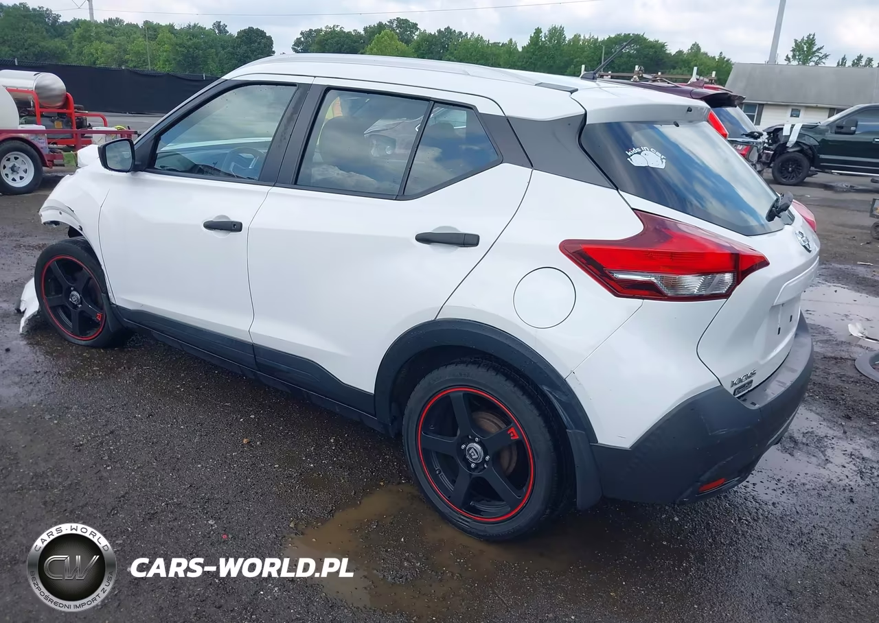 2018 Nissan Kicks S VIN:3N1CP5CU2JL502858 - 3