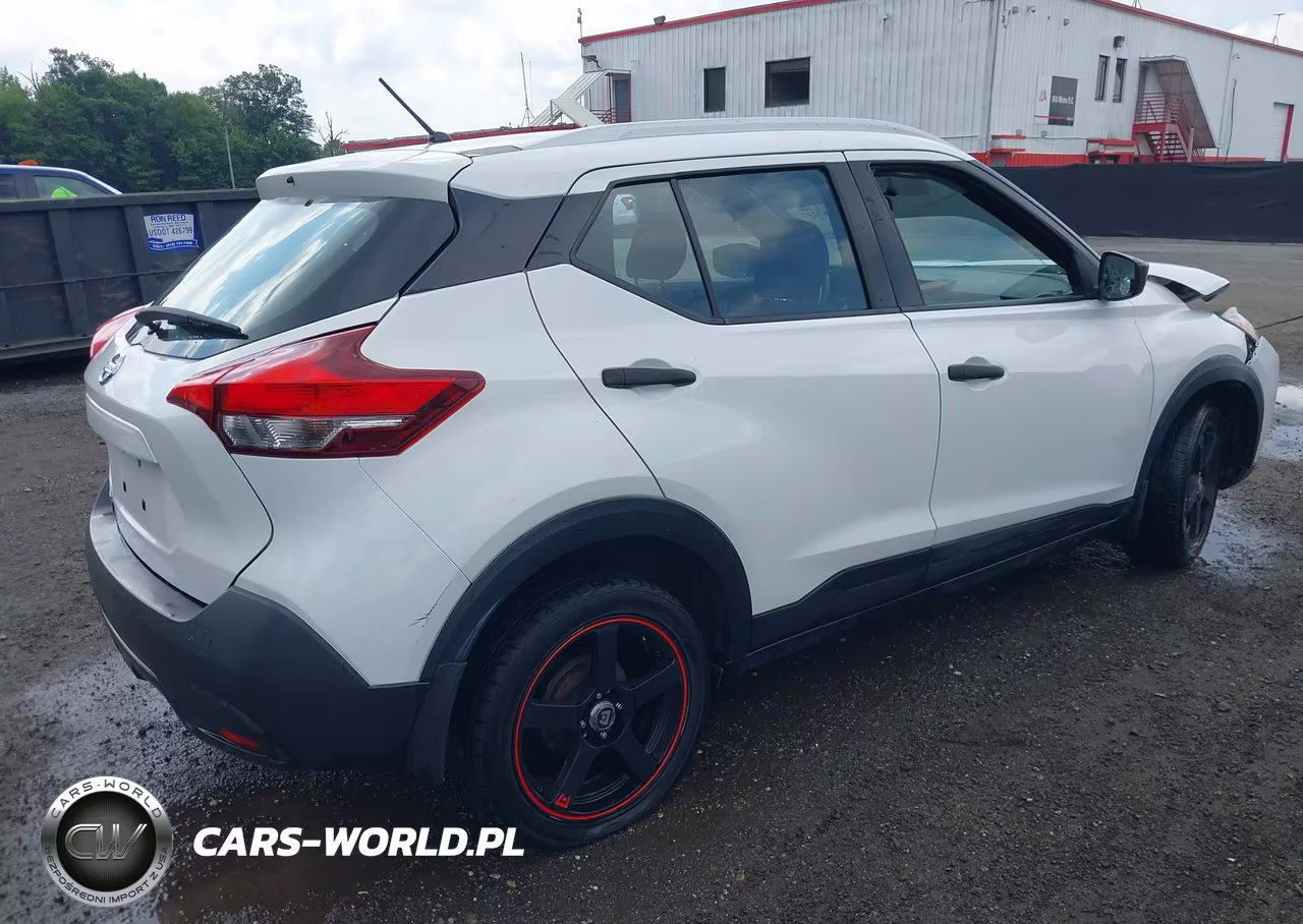 2018 Nissan Kicks S VIN:3N1CP5CU2JL502858 - 4
