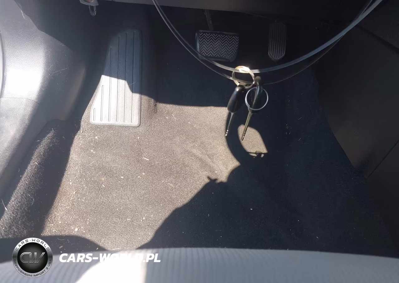 2015 Toyota Corolla L VIN:5YFBURHE5FP280823 - 11
