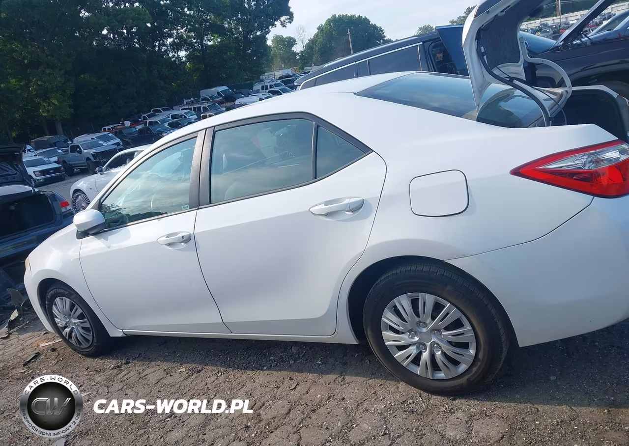 2015 Toyota Corolla L VIN:5YFBURHE5FP280823 - 14