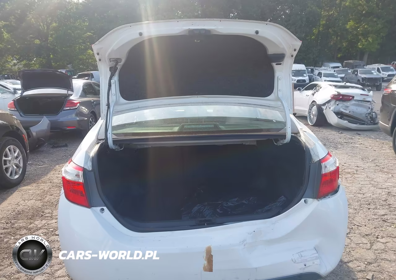 2015 Toyota Corolla L VIN:5YFBURHE5FP280823 - 16