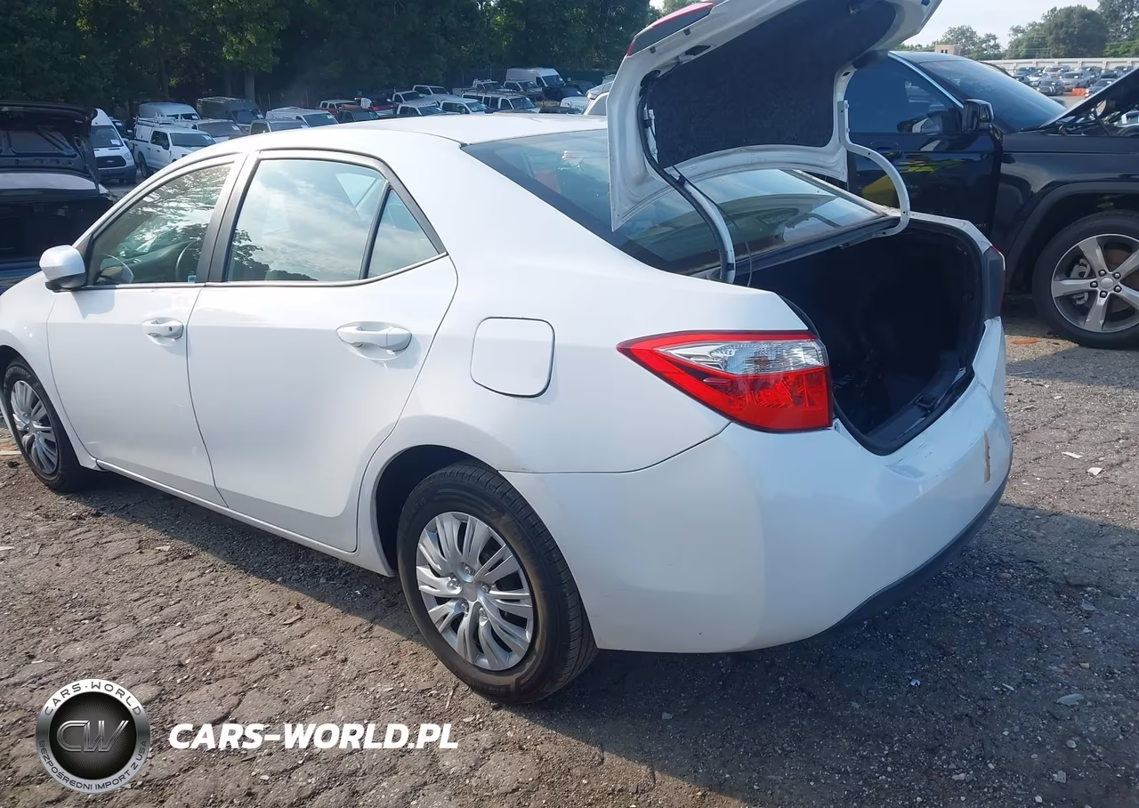 2015 Toyota Corolla L VIN:5YFBURHE5FP280823 - 3