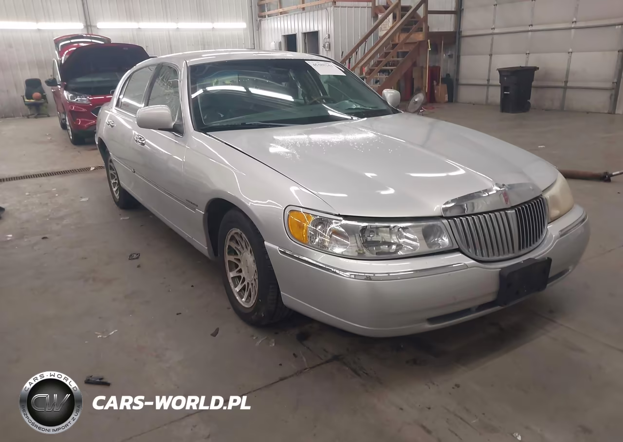 2001 Lincoln Town Car Signature