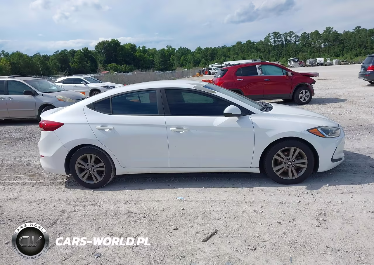 2018 Hyundai Elantra Sel VIN:5NPD84LF5JH316919 - 13