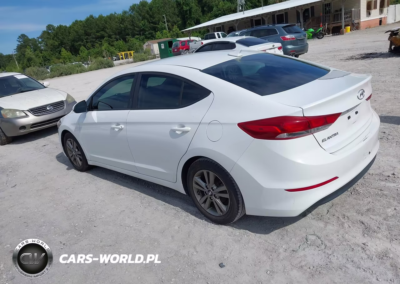 2018 Hyundai Elantra Sel VIN:5NPD84LF5JH316919 - 3