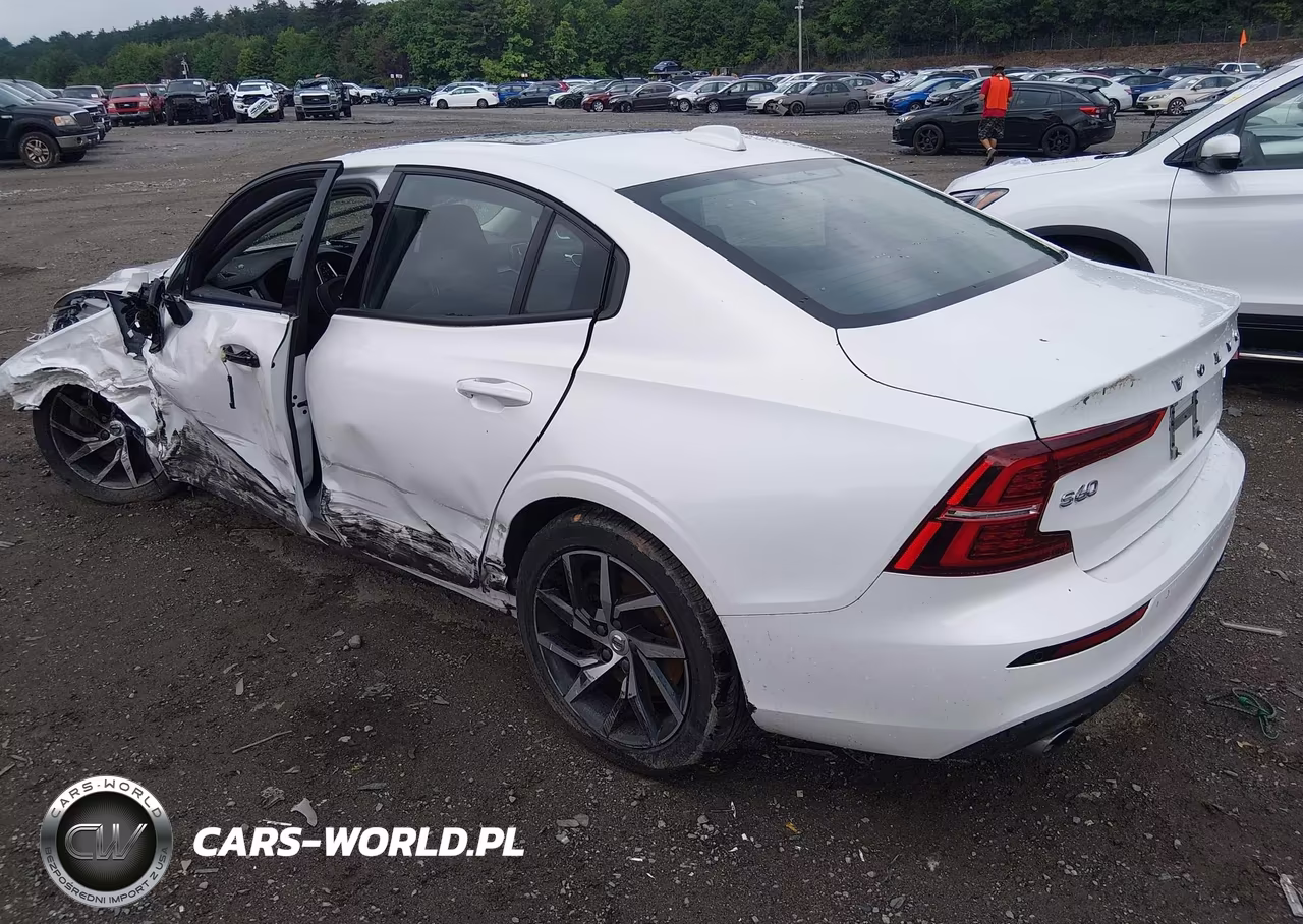 2020 Volvo S60 T6 Momentum VIN:7JRA22TK8LG046910 - 3