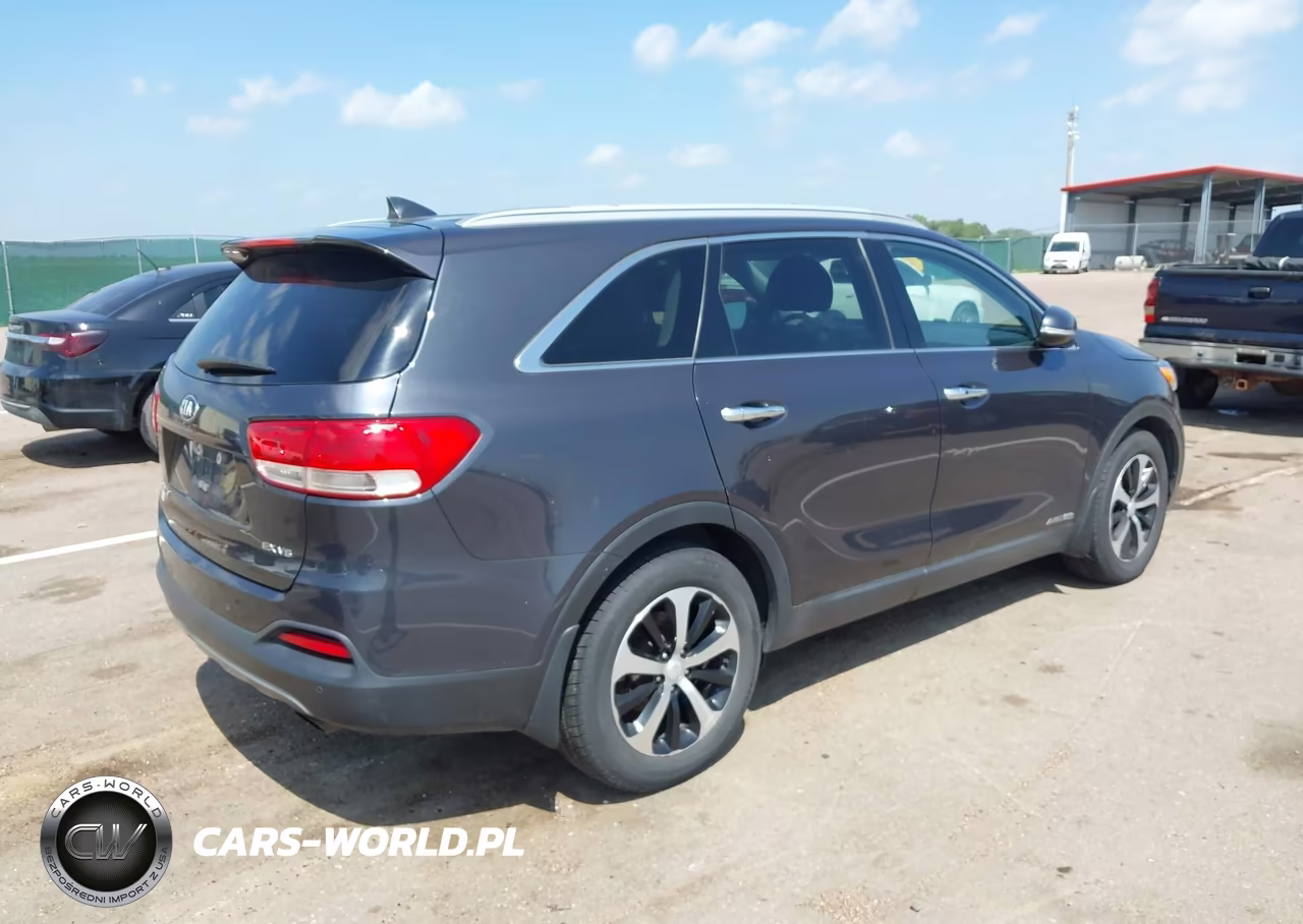 2018 Kia Sorento 3.3L Ex VIN:5XYPHDA54JG411440 - 4