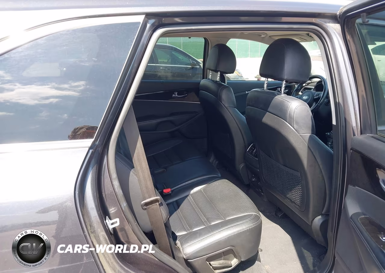 2018 Kia Sorento 3.3L Ex VIN:5XYPHDA54JG411440 - 8
