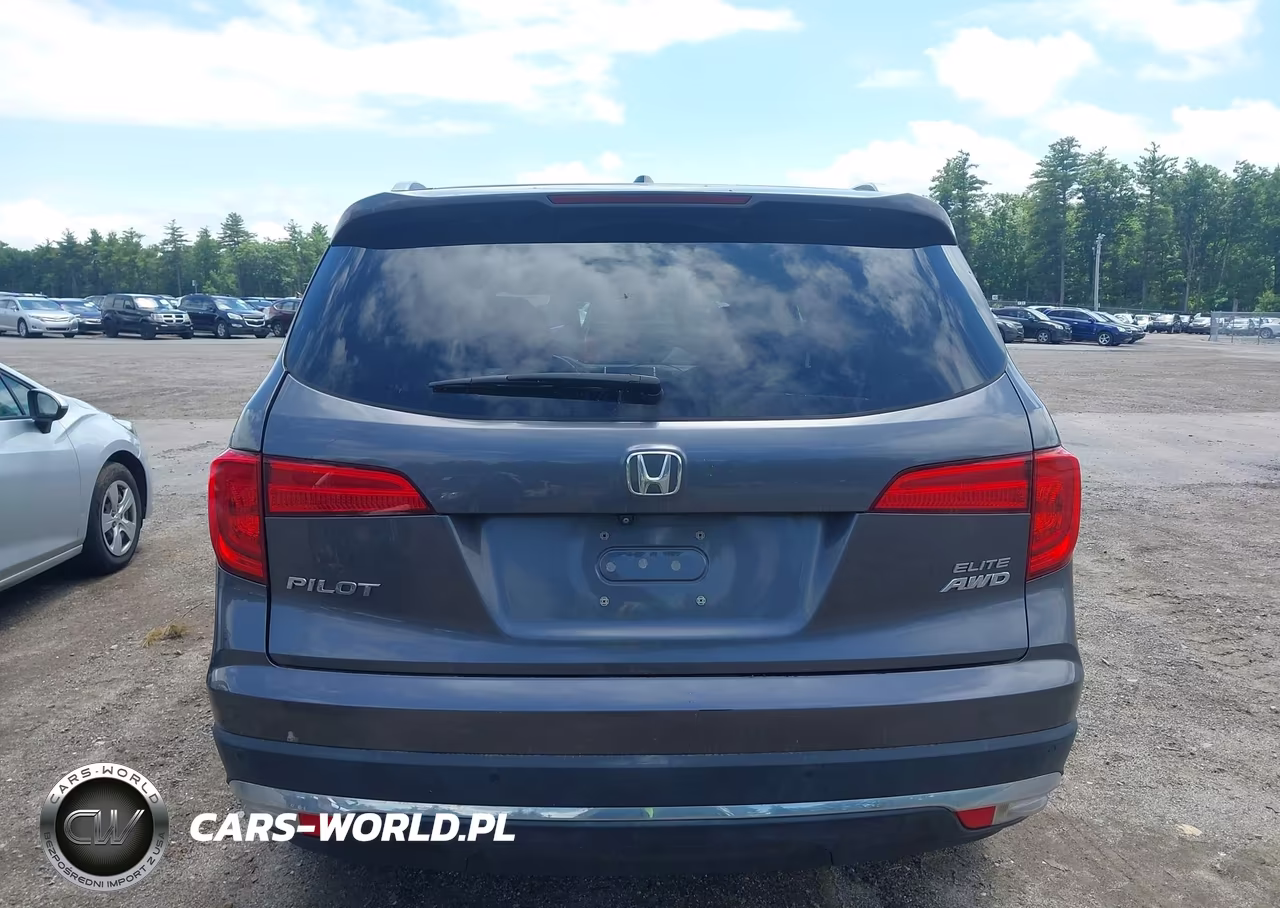 2016 Honda Pilot Elite VIN:5FNYF6H0XGB066107 - 17