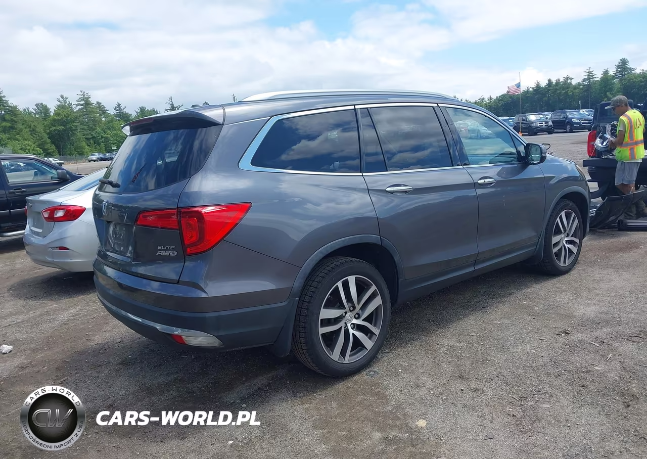 2016 Honda Pilot Elite VIN:5FNYF6H0XGB066107 - 4