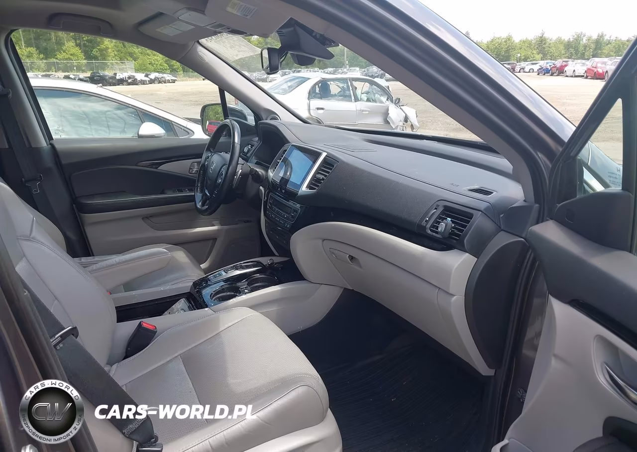 2016 Honda Pilot Elite VIN:5FNYF6H0XGB066107 - 5