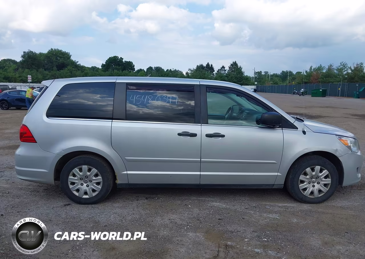 2011 Volkswagen Routan S VIN:2V4RW4DG8BR738955 - 13